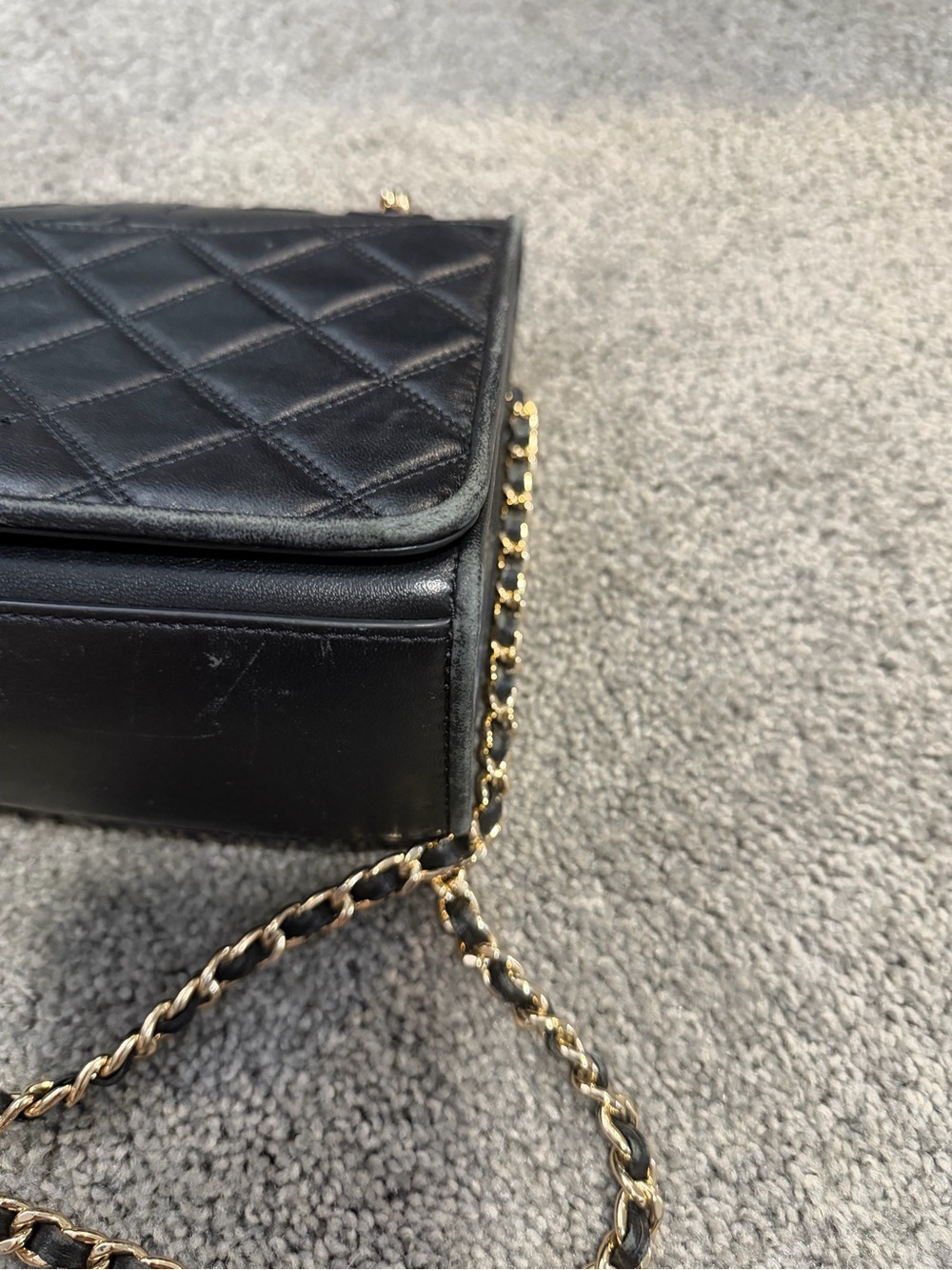 Tory Burch Black Quilted Shoulder Bag with Gold Chain - Picture 11 of 14